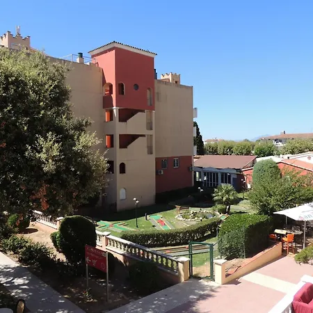 Cosy Near Apartment Empuriabrava